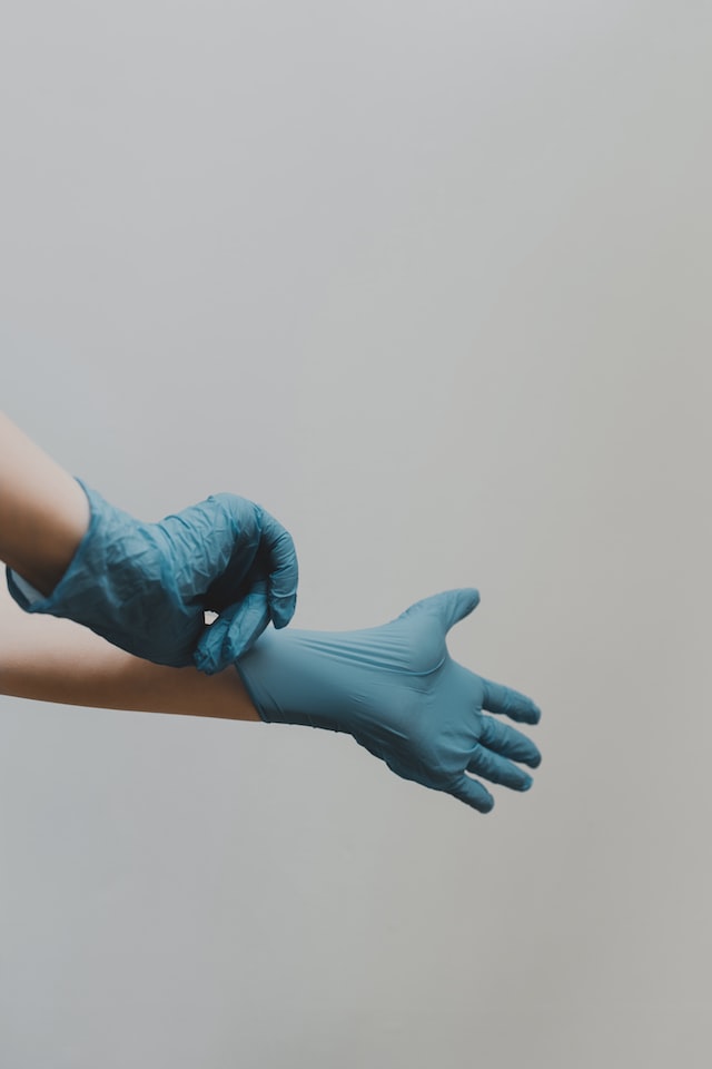 Salaries of Traveling Nurse gloves